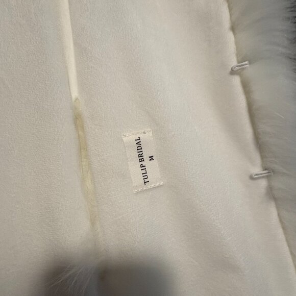 Ivory Faux Fur Bridal Wrap / Shawl / Stole - Picture 4 of 6